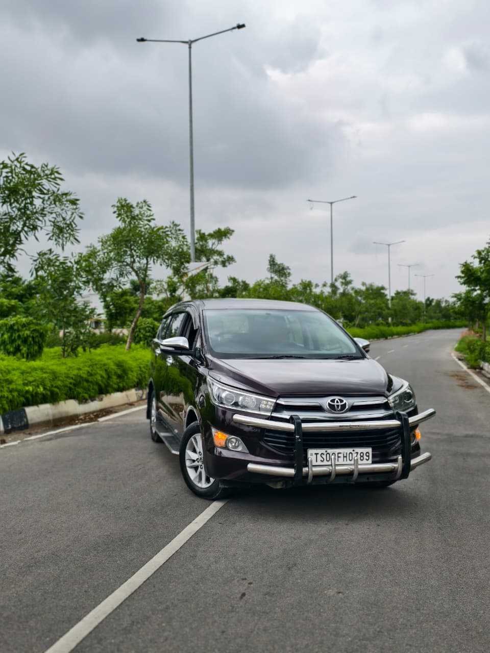 Toyota Innova Crysta 2.4 VX 2017